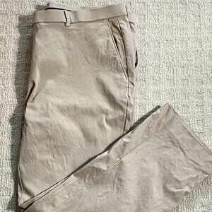 Tommy Hilfiger Modern Fit Casual Khaki Pants - 42 x 30